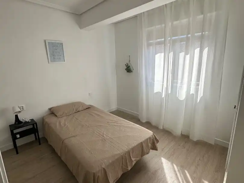 Flat for rent in Calle Fernán González, 24, La Charca Bedroom of Flat for rent in Miranda de Ebro with Heating, Furnished and Balcony