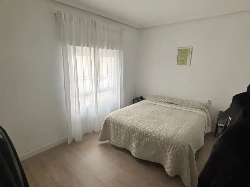 Flat for rent in Calle Fernán González, 24, La Charca Bedroom of Flat for rent in Miranda de Ebro with Heating, Furnished and Balcony