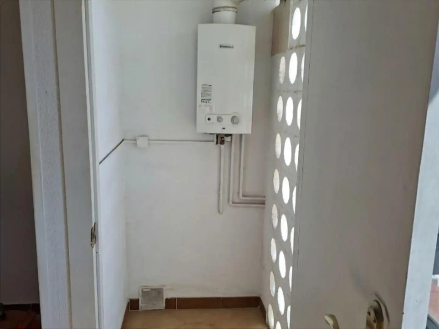 Flat for sale in  Sevilla Capital  with Air Conditioner