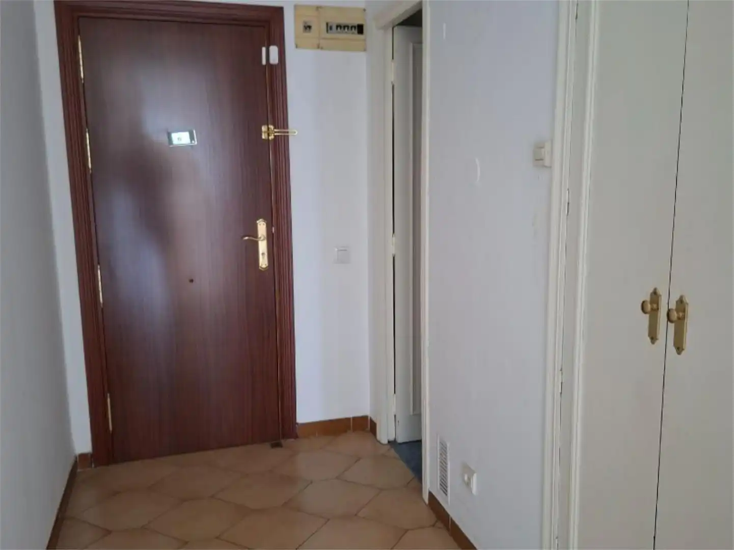 Flat for sale in  Sevilla Capital  with Air Conditioner