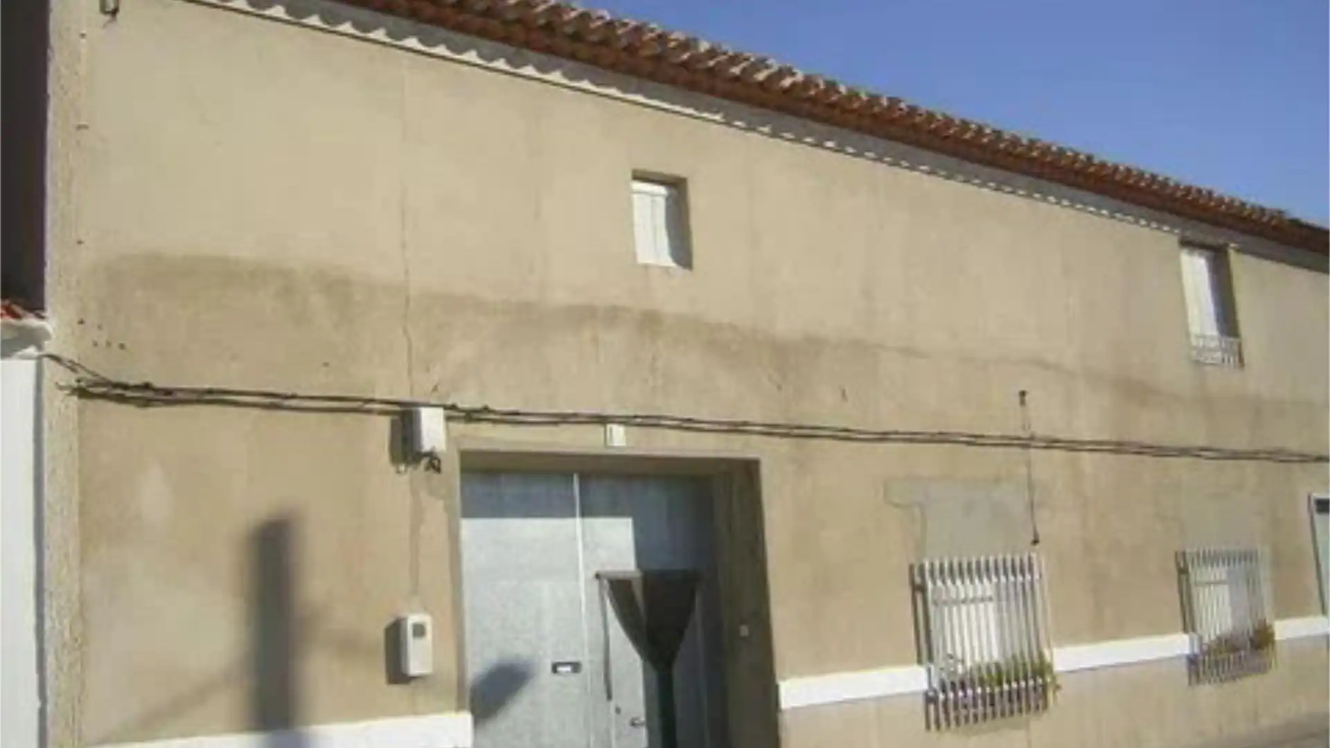 Vista exterior de Casa adosada en venda en Arenales de San Gregorio amb Calefacció, Jardí privat i Traster