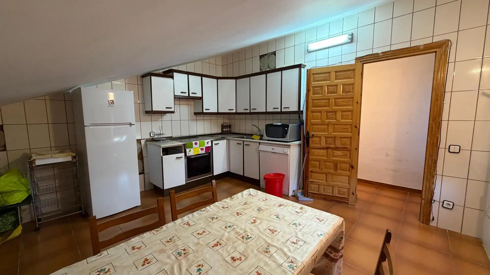 Casa o chalet en venta en Calle Valdesanmartin, 12h, El Tiemblo Cocina de Casa o chalet en venta en El Tiemblo con Terraza, Piscina y Balcón