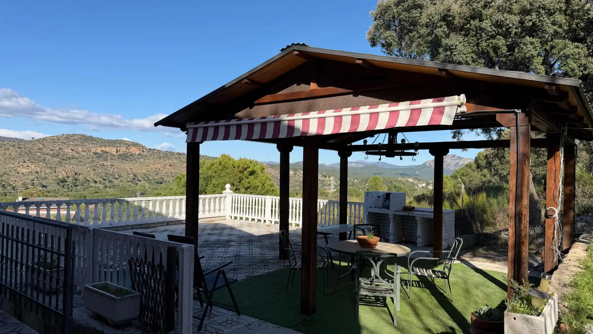Casa o chalet en venta en Calle Valdesanmartin, 12h, El Tiemblo Terraza de Casa o chalet en venta en El Tiemblo con Terraza, Piscina y Balcón