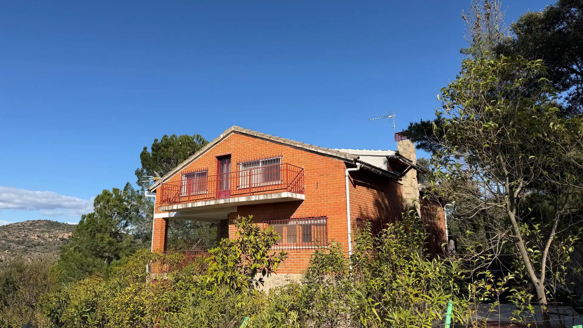 Casa o chalet en venta en Calle Valdesanmartin, 12h, El Tiemblo Vista exterior de Casa o chalet en venta en El Tiemblo con Terraza, Piscina y Balcón