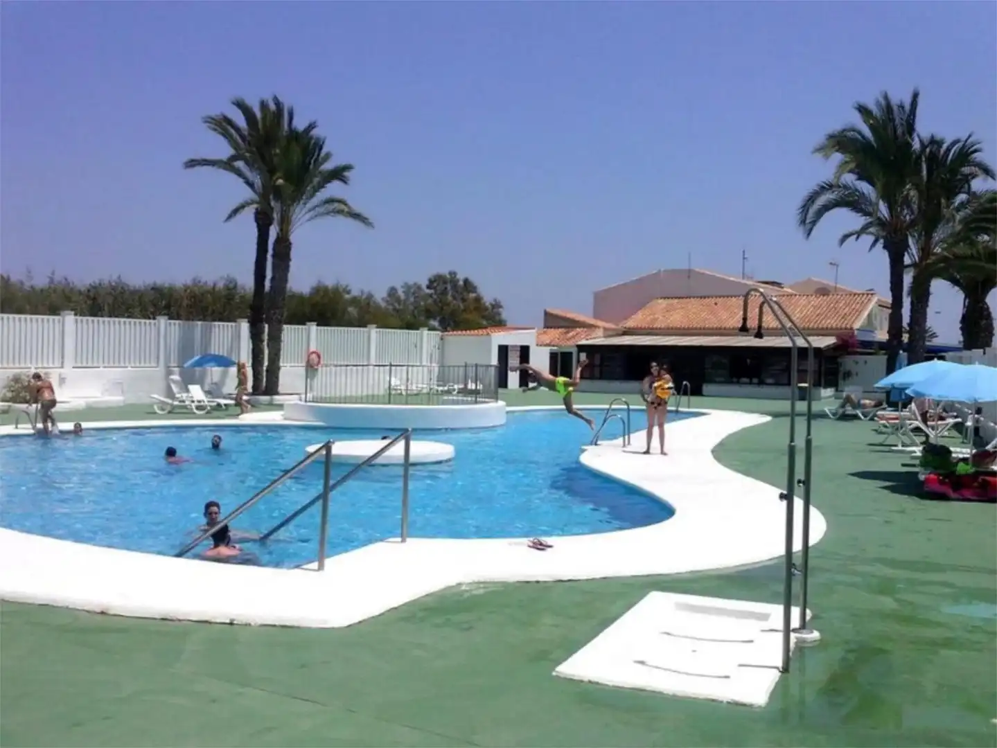 Casa adosada de lloguer a Avenida Juan Sebastián Elcano, 7610, Las Marinas - Pueblo Laguna Piscina de Casa adosada de lloguer en Vera amb Aire condicionat, Parquet i Terrassa