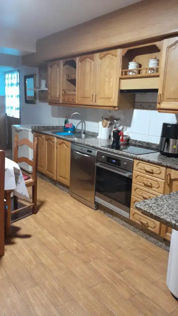 Cocina de Planta baja de alquiler en Cedeira con Parquet y Amueblado