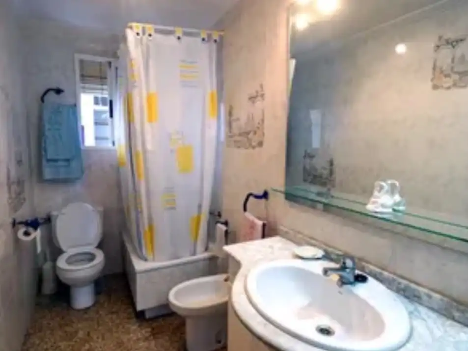 Piso en venta en Carrer Castalla, 77, Ibi Baño de Piso en venta en Ibi con Amueblado y Balcón