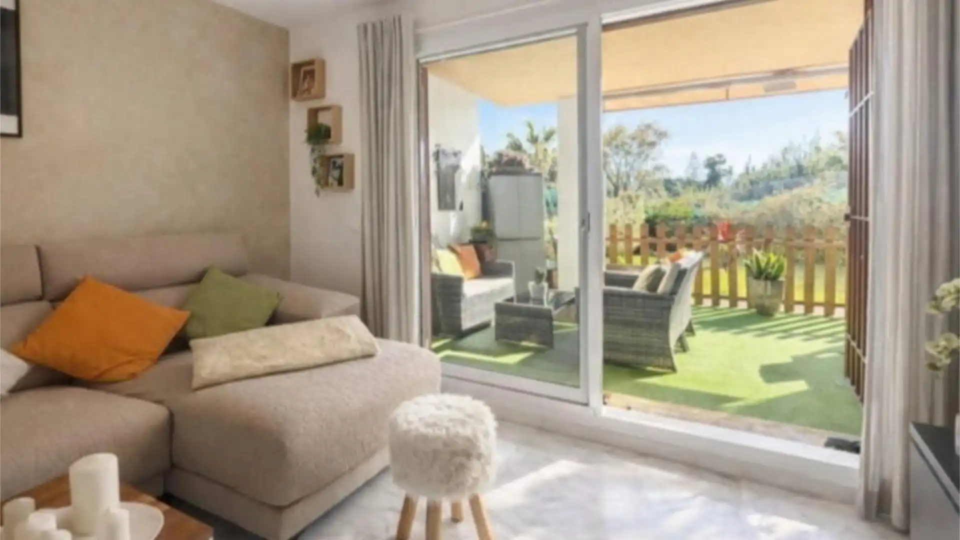 Bedroom of Flat for sale in Marbella  with Air Conditioner, Terrace and Swimming Pool