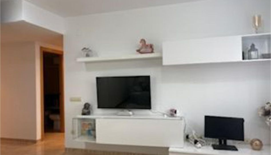 Piso en venta en Carrer Vint-i-sis, 31, Camarles, Tarragona - imagen 1 Foto 1 de Piso en venta en Carrer Vint-i-sis, 31, Camarles, Tarragona
