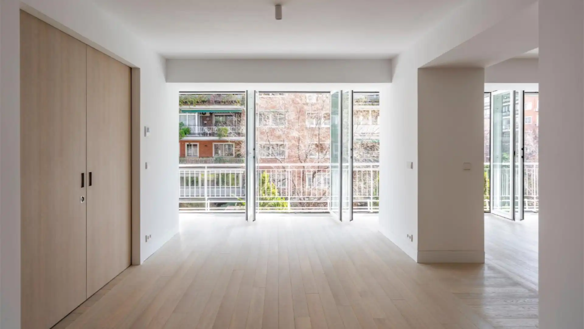 Vista exterior de Piso en venta en  Madrid Capital con Aire acondicionado