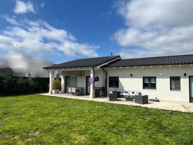 Casa-chalet en Venta en Ribera Baja / Erriberabeitia