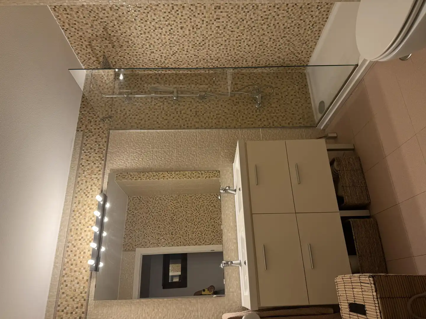 Baño de Piso de alquiler en El Portil con Aire acondicionado, Calefacción y Jardín privado