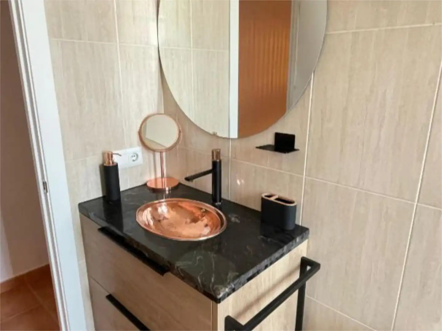 Baño de Piso en venta en Tocina con Aire acondicionado, Calefacción y Terraza