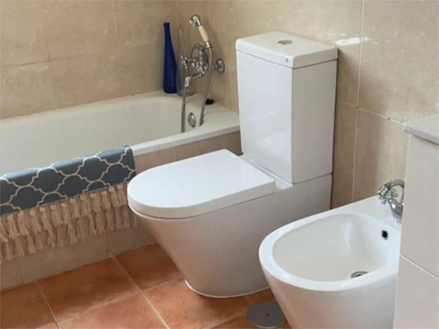 Baño de Piso en venta en Tocina con Aire acondicionado, Calefacción y Terraza