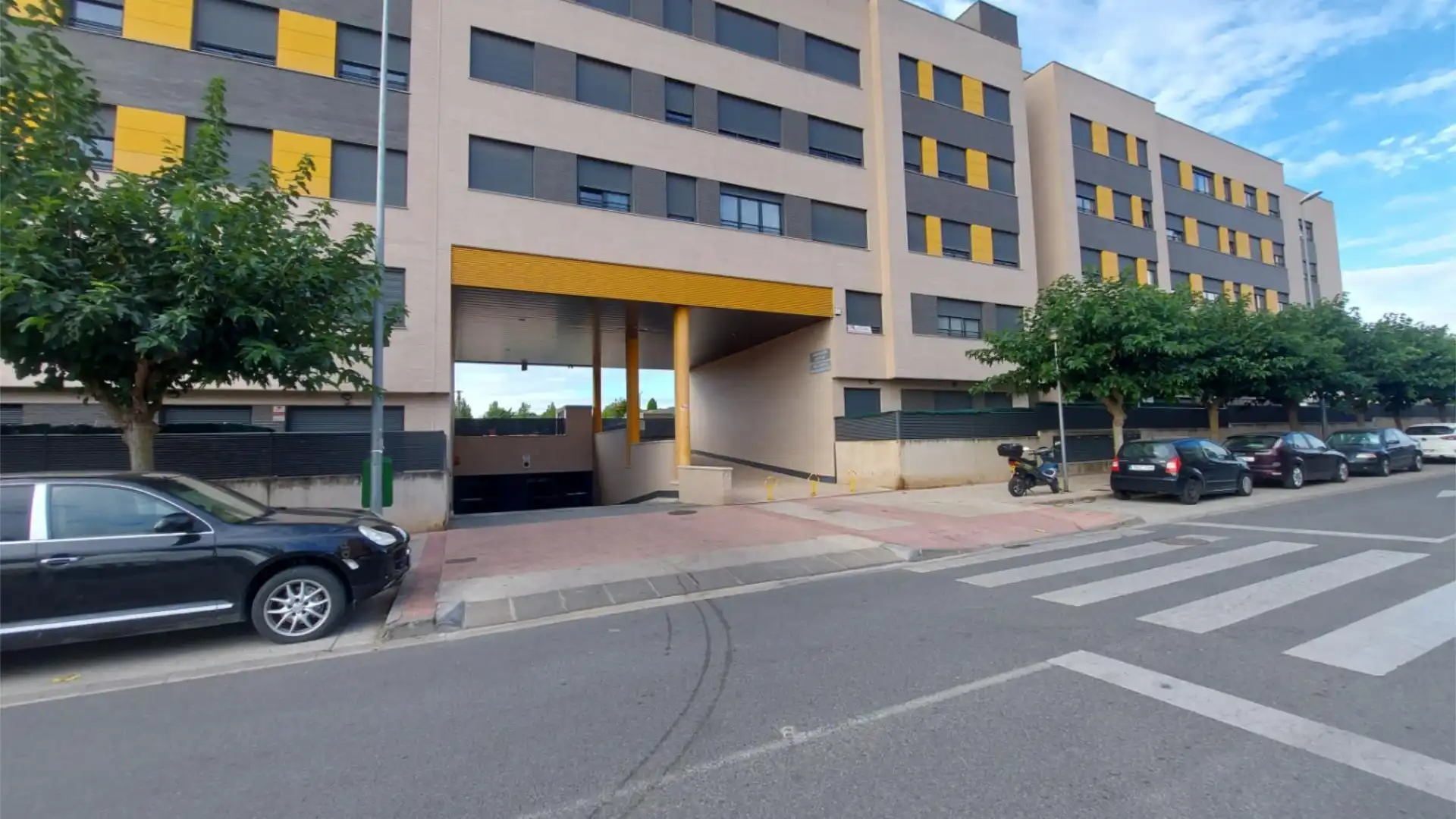 Vista exterior de Garaje de alquiler en Lardero