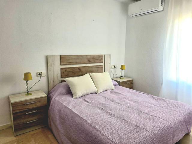 Dúplex en Alquiler en Calle Isla Mallorca, 14 en Golf Bahía