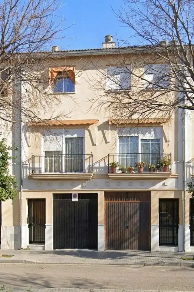 Einfamilien-Reihenhaus zum Verkauf in Avenida de la Igualdad, 20a, Sagunto - Edisol Außenansicht von Einfamilien-Reihenhaus zum Verkauf in Córdoba Capital mit Klimaanlage und Balkon