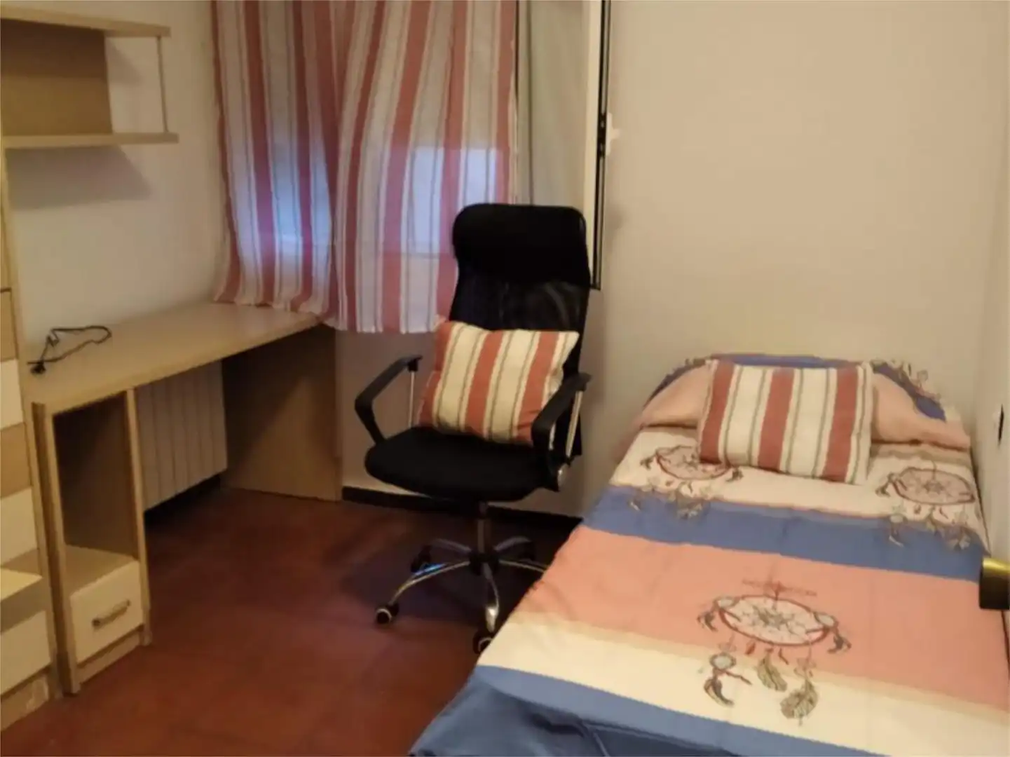 Schlafzimmer von Wohnung zur untervermieten in Girona Capital mit Heizung, Möbliert und Video-Gegensprechanlage