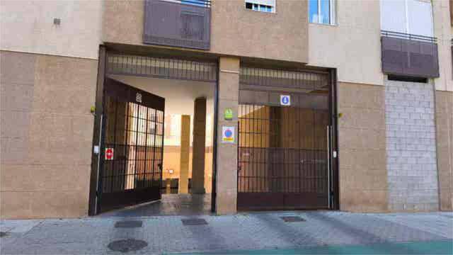 Garaje en Alquiler en Colores -  Entreparques