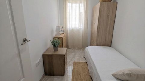 Piso de alquiler en Avenida de Los Almogávares, 28, Santa Rosa - Valdeolleros, Córdoba Capital - imagen 5 Foto 5 de Piso de alquiler en Avenida de Los Almogávares, 28, Santa Rosa - Valdeolleros, Córdoba Capital