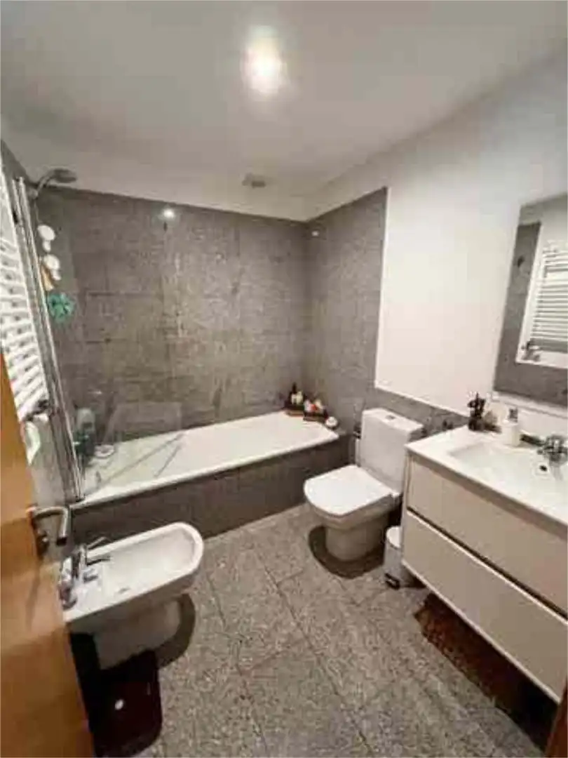 Baño de Apartamento en venta en Vigo 