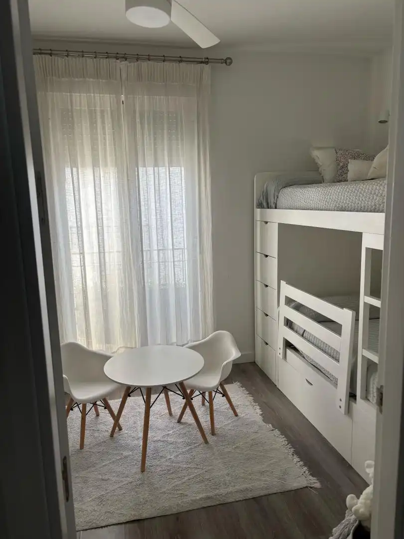Casa adosada en venta en Avenida Antonio y Miguel Navarro, 32, Montilla Habitación de Casa adosada en venta en Montilla con Aire acondicionado, Calefacción y Parquet