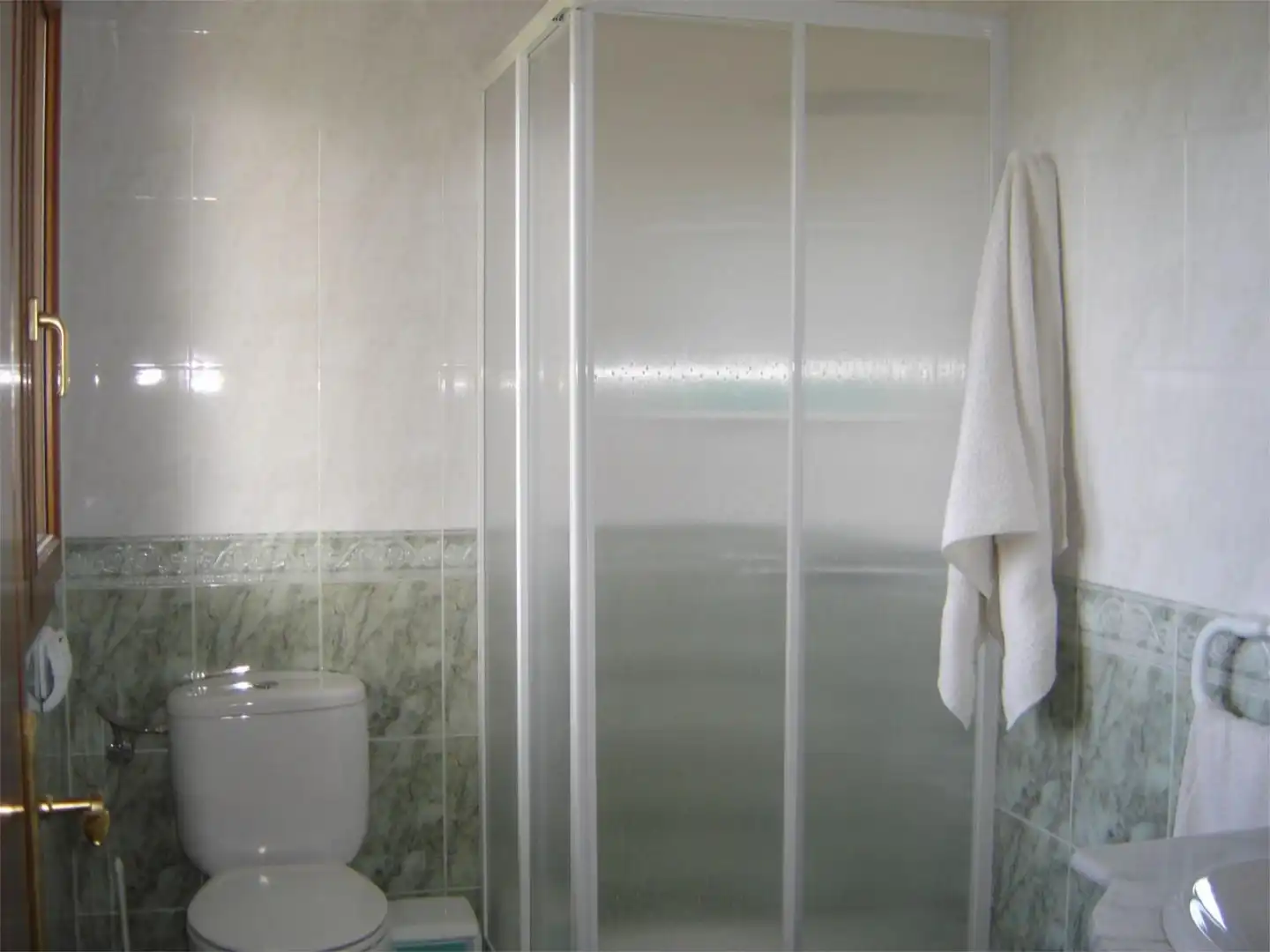 Bathroom of Flat for rent in Barreiros  with Private garden, Terrace and Furnished