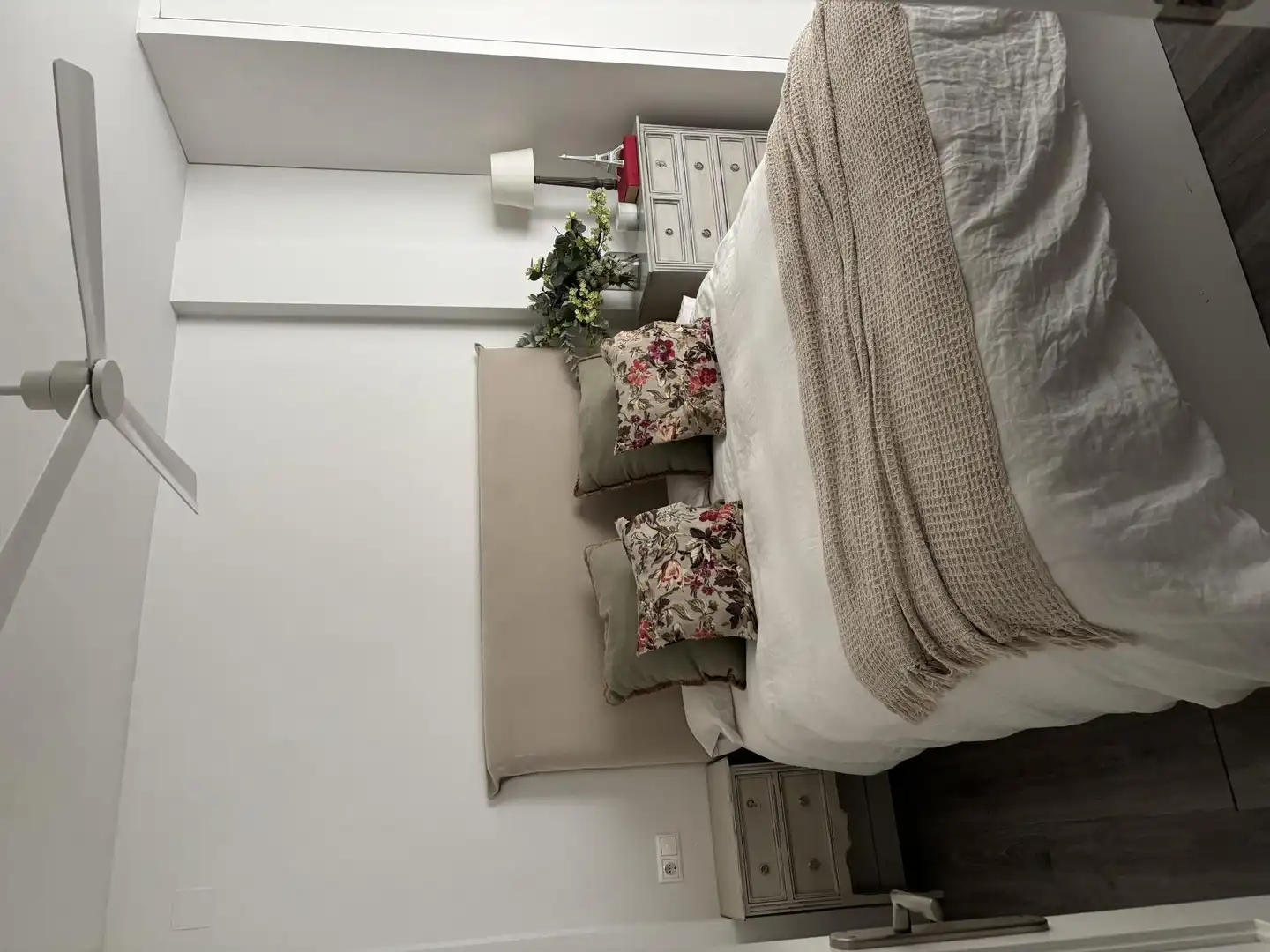 Casa adosada en venta en Avenida Antonio y Miguel Navarro, 32, Montilla Habitación de Casa adosada en venta en Montilla con Aire acondicionado, Calefacción y Parquet