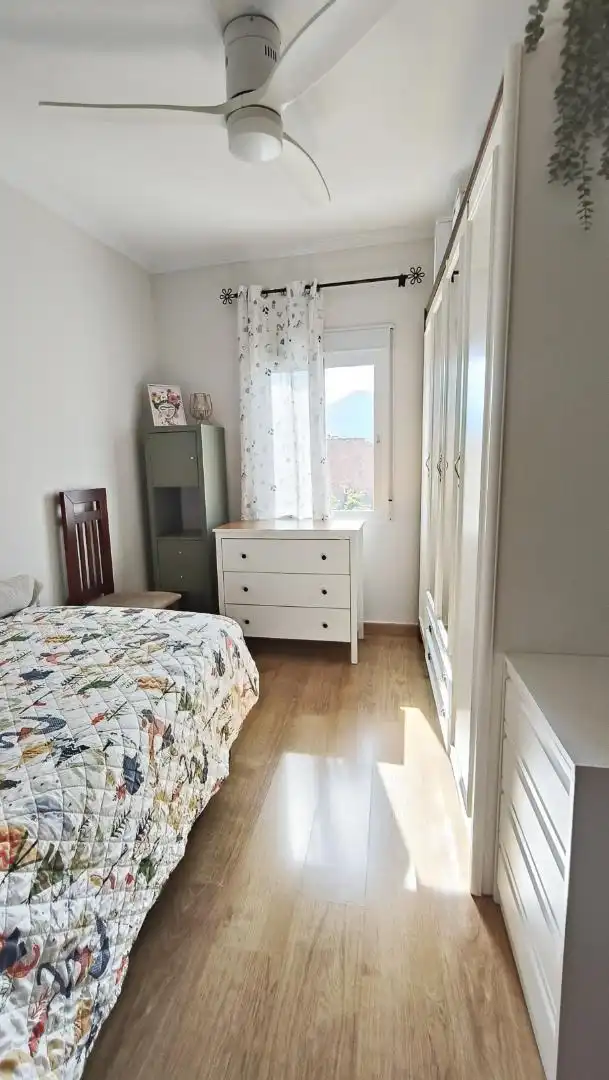 Schlafzimmer von Einfamilien-Reihenhaus zum Verkauf in Molvízar mit Klimaanlage und Terrasse