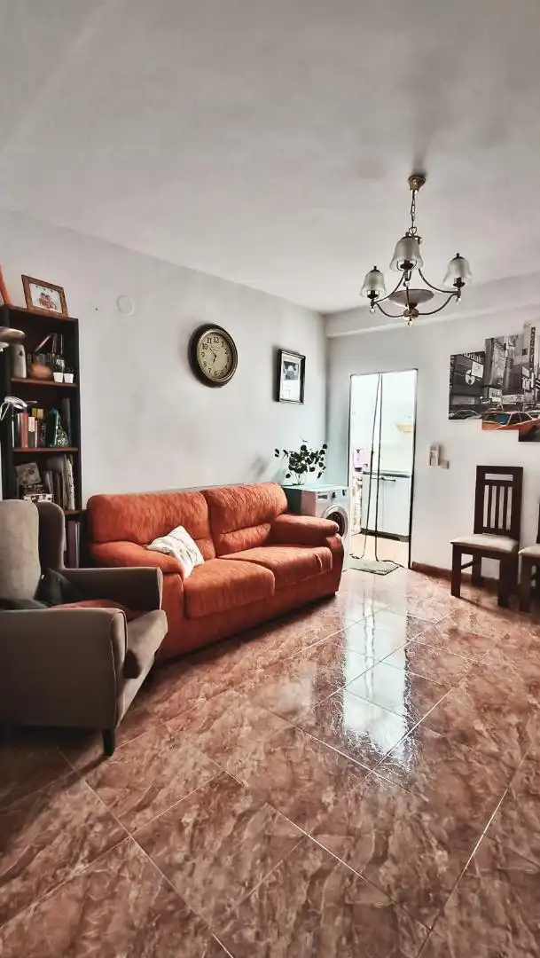Wohnzimmer von Einfamilien-Reihenhaus zum Verkauf in Molvízar mit Klimaanlage und Terrasse