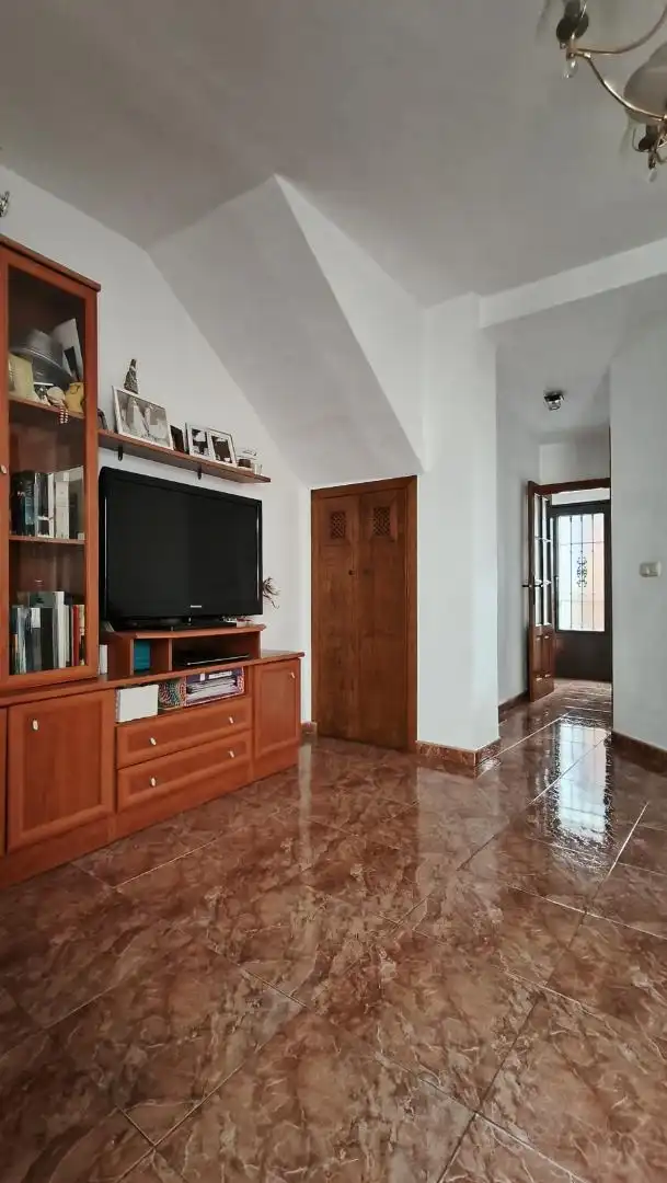 Wohnzimmer von Einfamilien-Reihenhaus zum Verkauf in Molvízar mit Klimaanlage und Terrasse