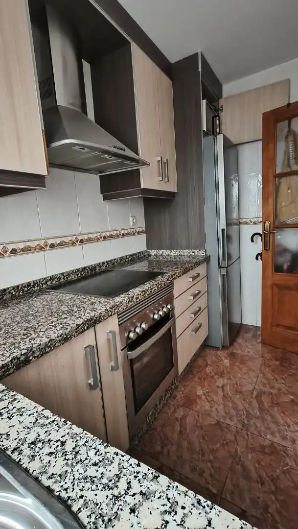 Küche von Einfamilien-Reihenhaus zum Verkauf in Molvízar mit Klimaanlage und Terrasse