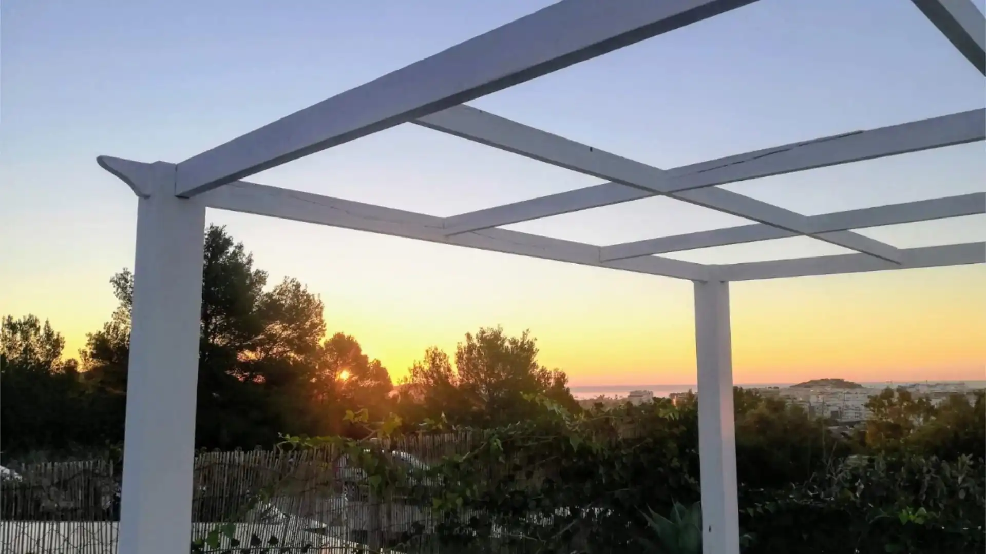 Terrassa de Casa adosada de lloguer en Santa Eulària des Riu amb Aire condicionat, Calefacció i Jardí privat