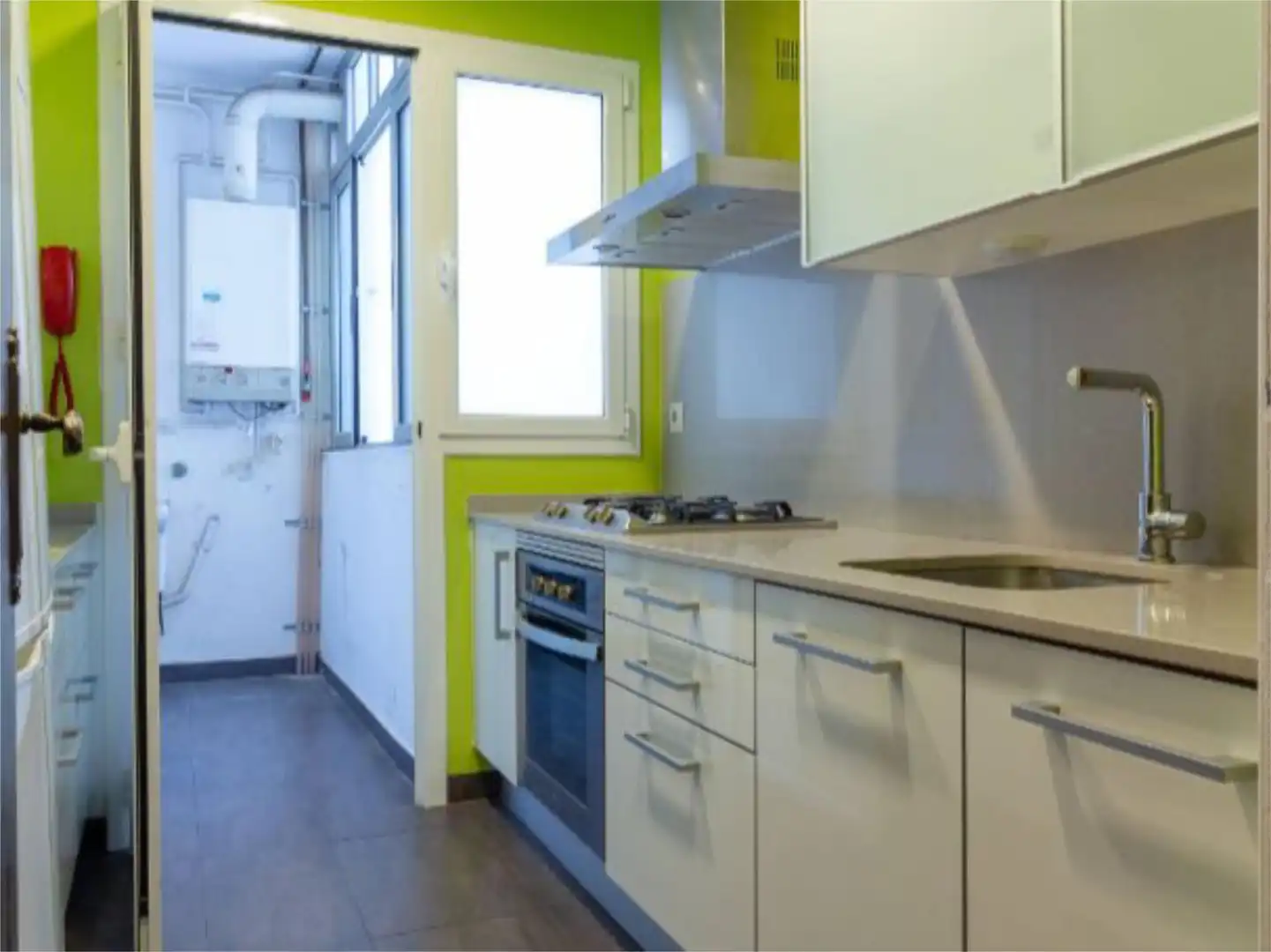 Küche von Wohnung zur Miete in  Barcelona Capital mit Balkon