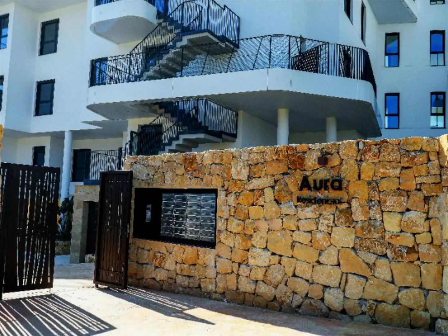 Flat for sale in Polígono Almadraba Pp 13, 8, Platja de Vila Joiosa Exterior view of Flat for sale in Villajoyosa / La Vila Joiosa with Terrace, Swimming Pool and Balcony