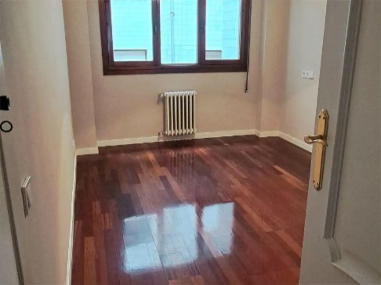 Piso en venta en Avenida de la Constitución, Barrio del Centro Habitación de Piso en venta en Gijón con Calefacción, Parquet y Terraza