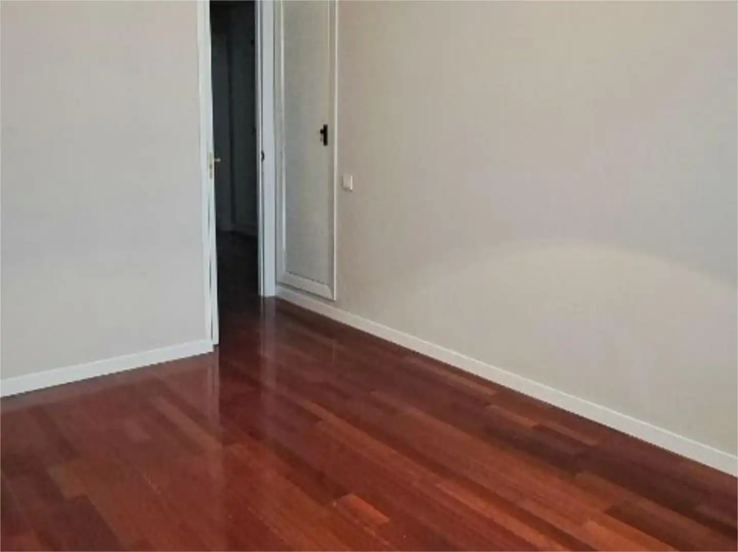 Piso en venta en Avenida de la Constitución, Barrio del Centro Piso en venta en Gijón con Calefacción, Parquet y Terraza