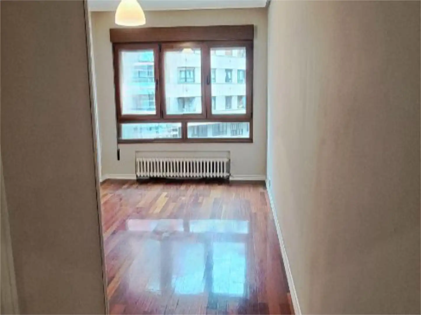 Piso en venta en Avenida de la Constitución, Barrio del Centro Habitación de Piso en venta en Gijón con Calefacción, Parquet y Terraza