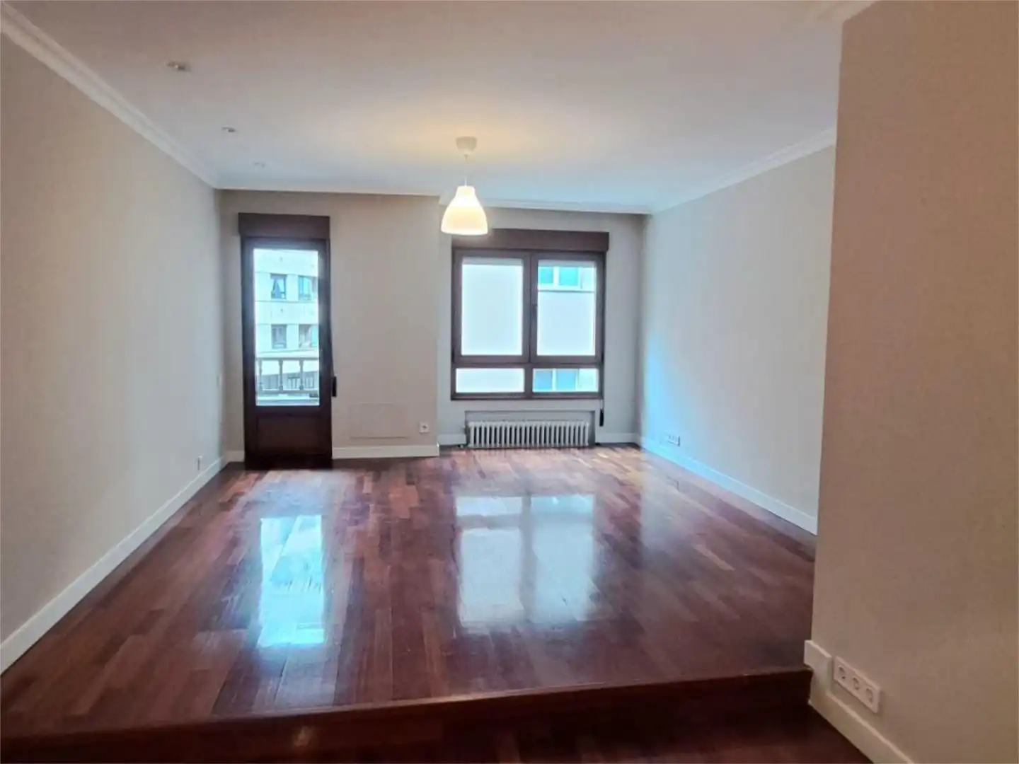 Piso en venta en Avenida de la Constitución, Barrio del Centro Sala de estar de Piso en venta en Gijón con Calefacción, Parquet y Terraza