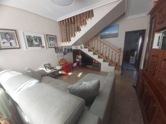 Casa adosada en Venta en Calle San Martín, 27 en Cintruénigo