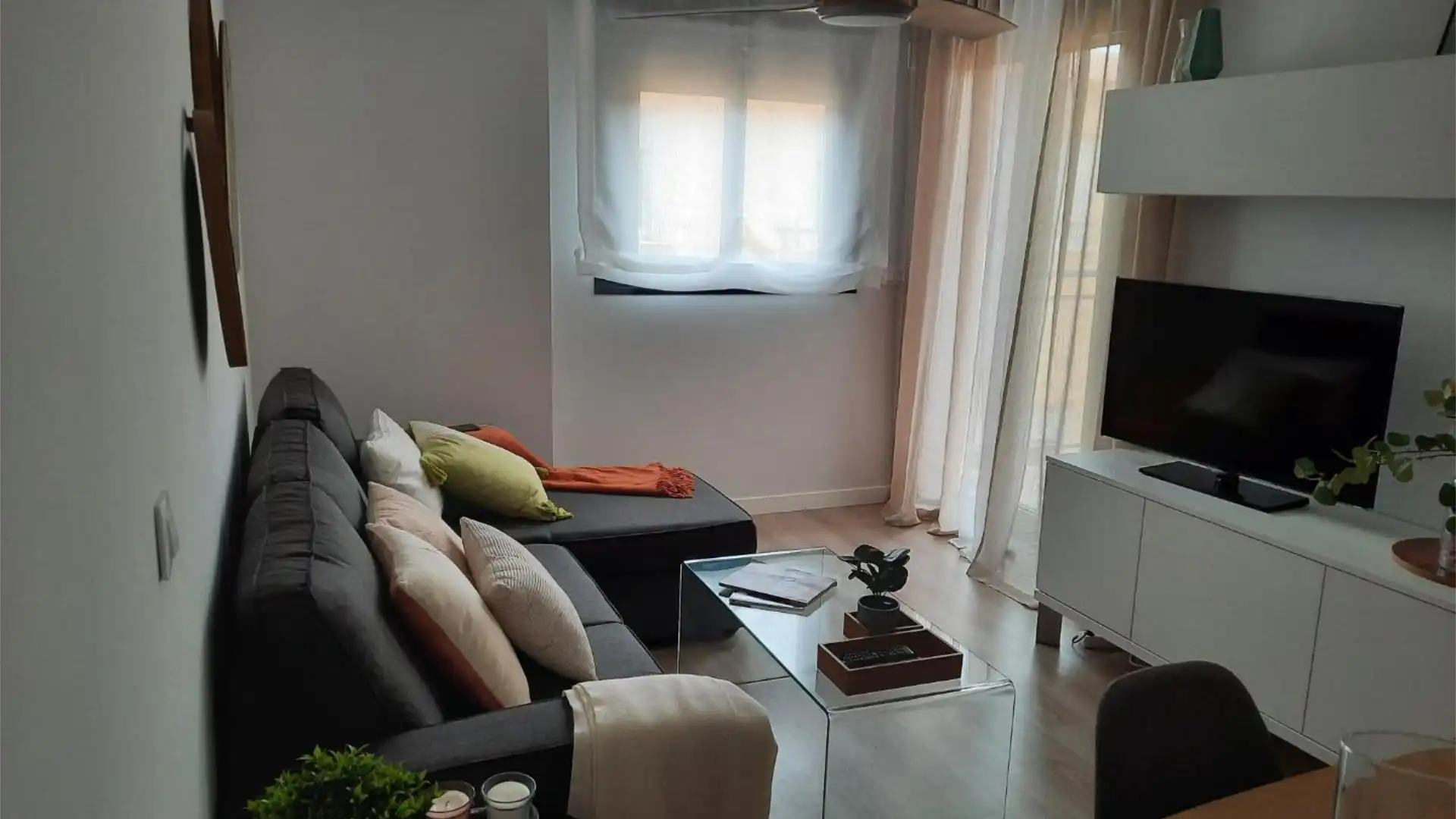 Living room of Apartments for rent in Rincón de la Victoria  with Air Conditioner, Heating and Parquet flooring