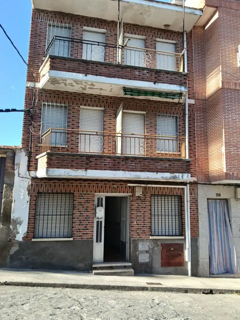Piso en venta en Calle Molinos, 22, Navalcán Vista exterior de Piso en venta en Navalcán con Terraza, Trastero y Amueblado