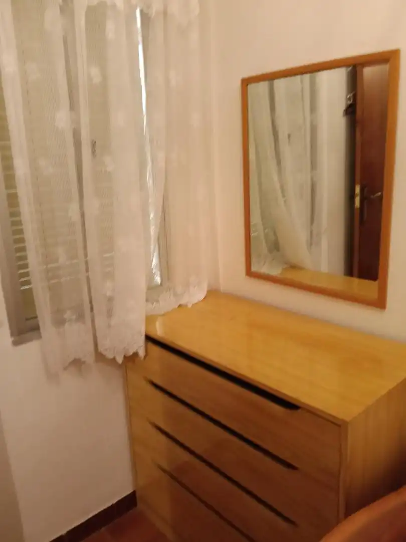 Piso en venta en Calle Molinos, 22, Navalcán Habitación de Piso en venta en Navalcán con Terraza, Trastero y Amueblado