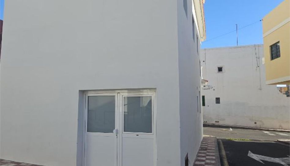 Piso de alquiler en Calle el Junco, 37, Arico, Santa Cruz de Tenerife - imagen 1 Foto 1 de Piso de alquiler en Calle el Junco, 37, Arico, Santa Cruz de Tenerife