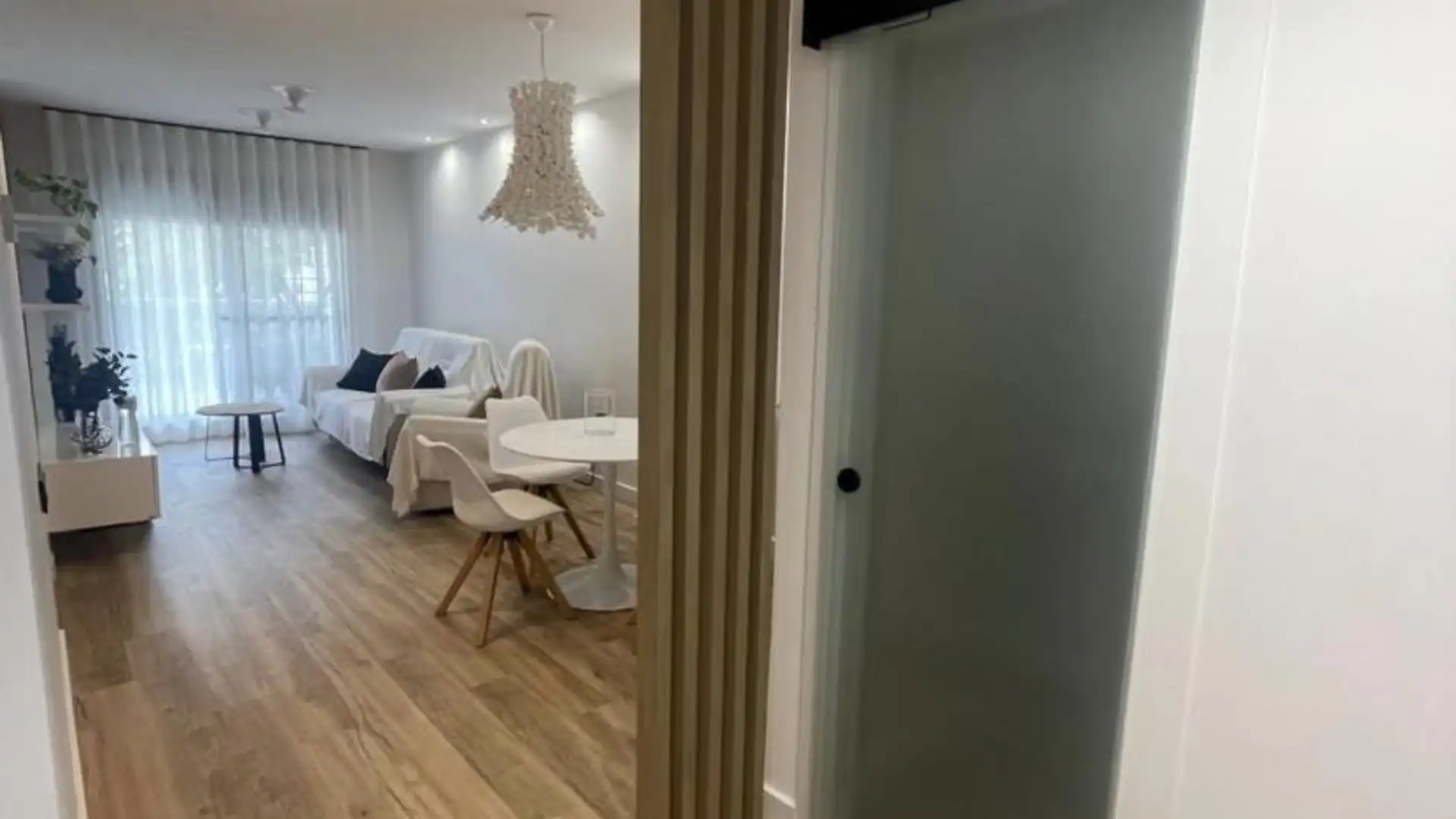 Piso en venta en Calle Austria, 17, San Luis Piso en venta en Almería Capital con Aire acondicionado, Calefacción y Jardín privado