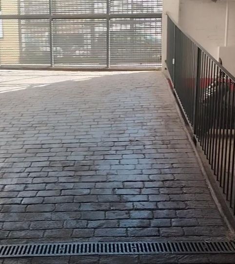 Foto 2 de Garatge de lloguer a Calle Gounod, 4, Residencial Jardín Botánico, Málaga Capital