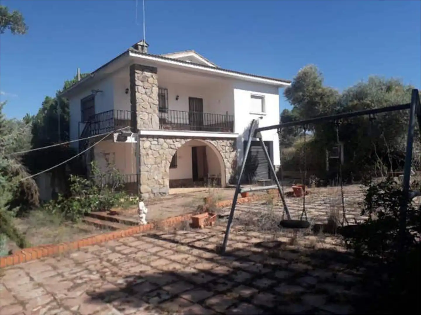 Jardí de Casa adosada en venda en Los Navalmorales amb Calefacció, Jardí privat i Terrassa