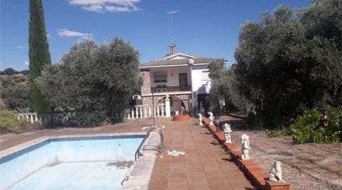 Foto 2 de Casa adosada en venda a Los Navalmorales, Toledo