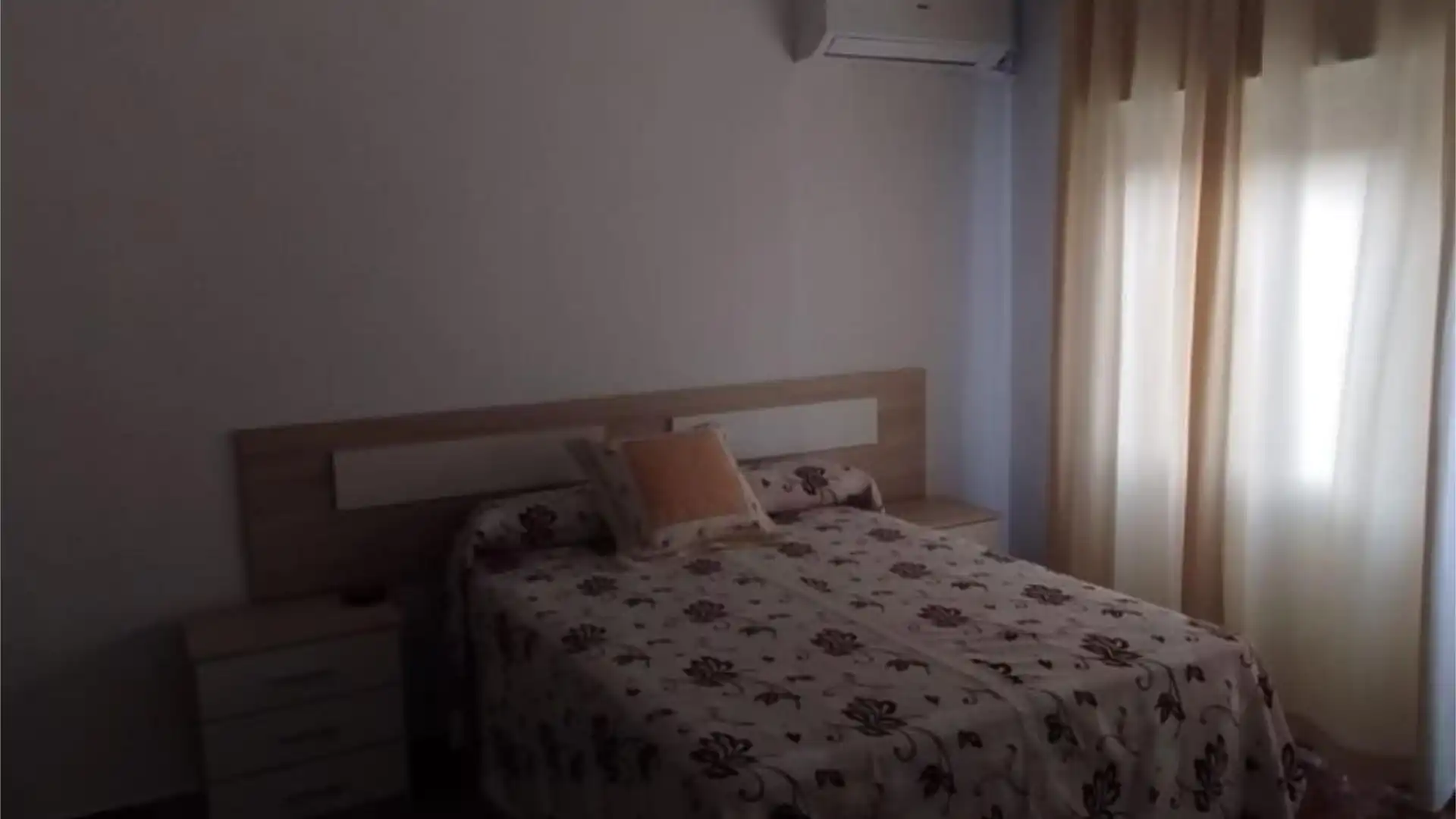 Bedroom of Flat for rent in Andújar  with Air Conditioner, Heating and Furnished