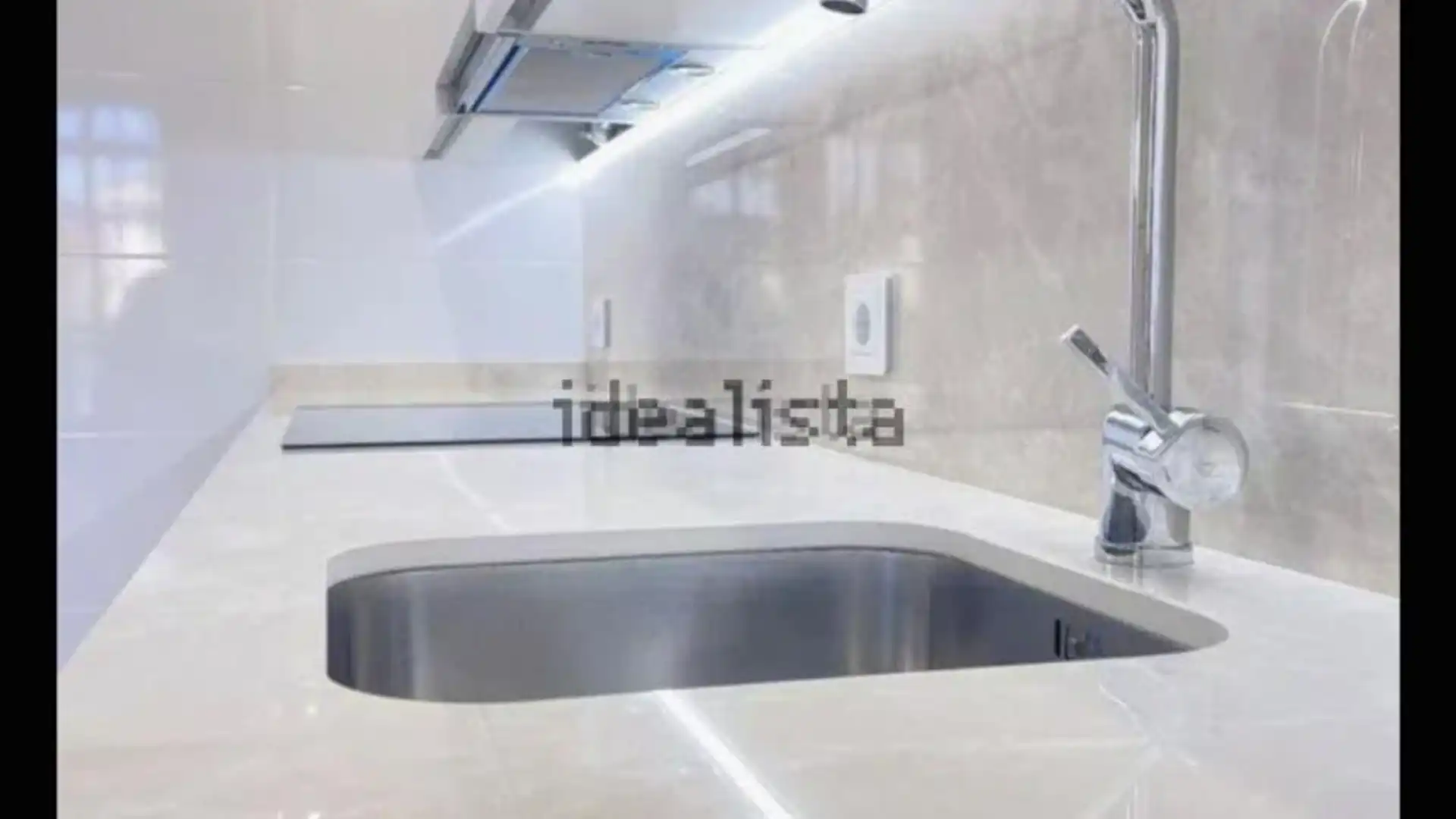 Kitchen of Houses for sale in Sevilla la Nueva  with Air Conditioner, Private garden and Terrace